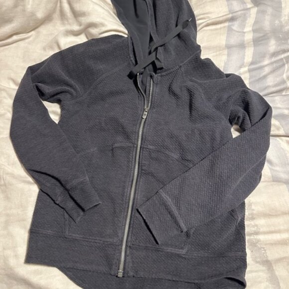 Lululemon Size 8 hoodie - Picture 1 of 4